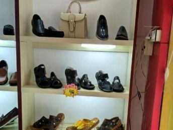 世尊鞋業(yè)廣州品牌折扣工廠店 一站式重慶服裝鞋帽箱包購(gòu)物體驗(yàn)